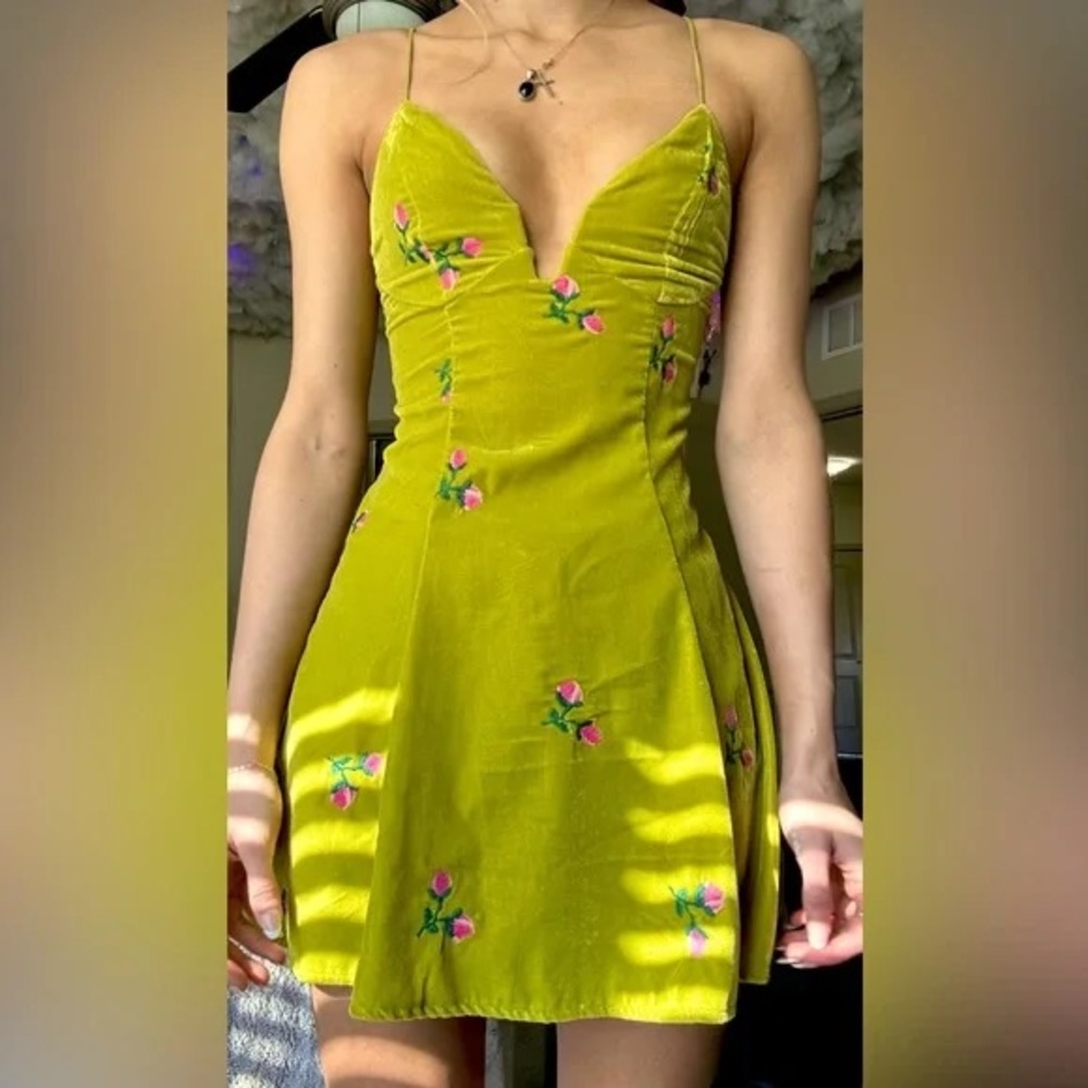 Urban Outfitters NWT Ginger Velvet  Floral Mini Dress in Lime Green